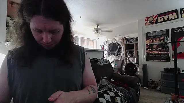 biggerisbetter12 online show from June 2026 03:10:02 PM