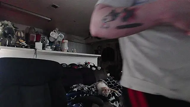 biggerisbetter12 online show from February 2026 07:51:02 AM