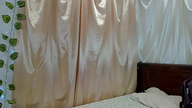 Milie yue online show from November 2025 02:06:01 PM