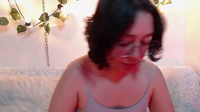 Milie yue online show from October 2025 03:06:01 AM