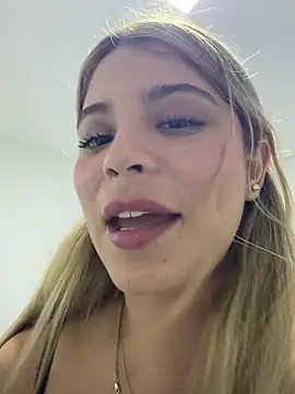  Alicee 1 online show from November 2025 01:37:01 AM