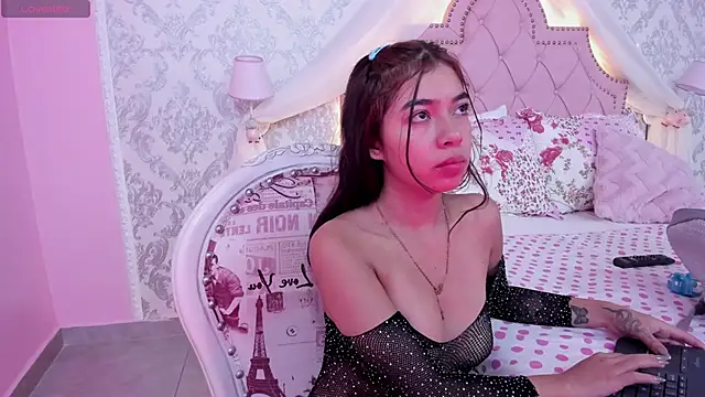 GabrielaSuarez online show from November 2025 12:43:01 PM