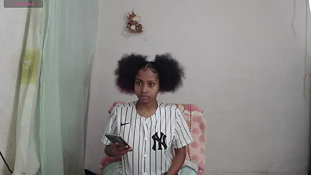 Snapshot of kataleya2021 chatting on October 2025 12:35:02 AM kataleya2021 online show from October 2025 12:35:02 AM