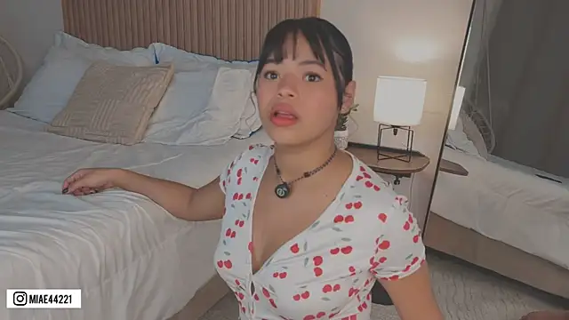 Little Emma 11 online show from April 2026 03:08:01 PM