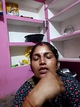 Snapshot of Pooja_shre chatting on November 2025 01:10:02 AM Pooja shre online show from November 2025 01:10:02 AM