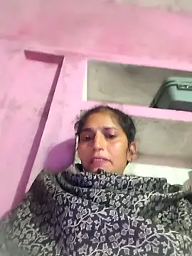 Snapshot of Pooja_shre chatting on November 2025 10:32:01 PM Pooja shre online show from November 2025 10:32:01 PM