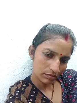 Snapshot of Pooja_shre chatting on November 2025 02:28:02 AM Pooja shre online show from November 2025 02:28:02 AM