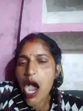 Snapshot of Pooja_shre chatting on November 2025 12:58:02 AM Pooja shre online show from November 2025 12:58:02 AM