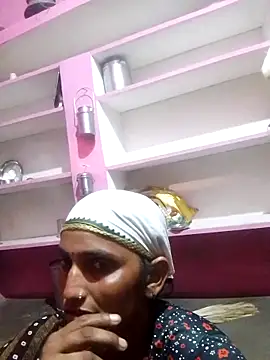 Snapshot of Pooja_shre chatting on November 2025 01:38:02 PM Pooja shre online show from November 2025 01:38:02 PM