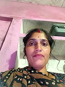 Snapshot of Pooja_shre chatting on November 2025 04:40:01 PM Pooja shre online show from November 2025 04:40:01 PM