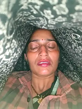 Snapshot of Pooja_shre chatting on December 2025 06:18:02 PM Pooja shre online show from December 2025 06:18:02 PM