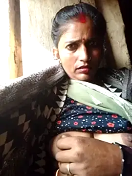 Snapshot of Pooja_shre chatting on November 2025 03:21:02 AM Pooja shre online show from November 2025 03:21:02 AM