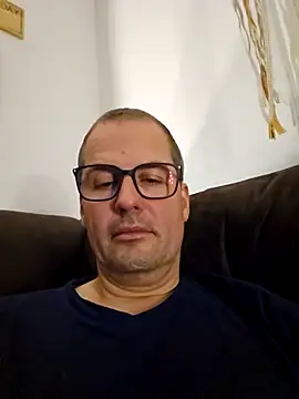 Snapshot of GermanMadMatt chatting on October 2025 05:44:01 AM GermanMadMatt online show from October 2025 05:44:01 AM