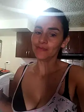 AmeliHoney online show from November 2025 12:19:01 PM