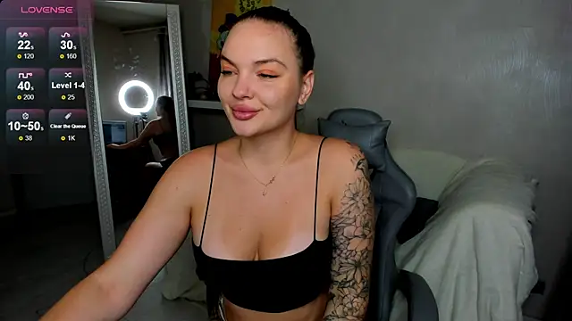 Snapshot of LeyaKale chatting on October 2025 01:38:02 AM LeyaKale online show from October 2025 01:38:02 AM