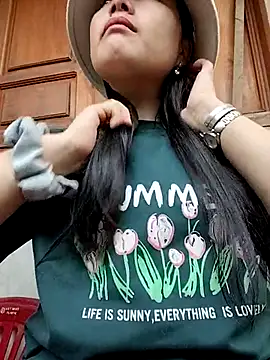 Snapshot of Sinhlinh2020 chatting on February 2026 08:00:02 AM Sinhlinh2020 online show from February 2026 08:00:02 AM