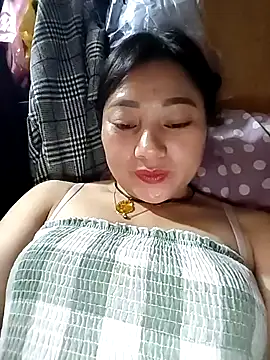 Snapshot of Sinhlinh2020 chatting on February 2026 03:35:02 PM Sinhlinh2020 online show from February 2026 03:35:02 PM