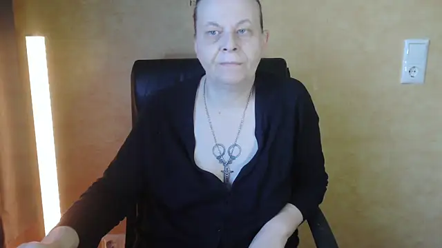 Diamond Bite online show from November 2025 06:29:01 AM