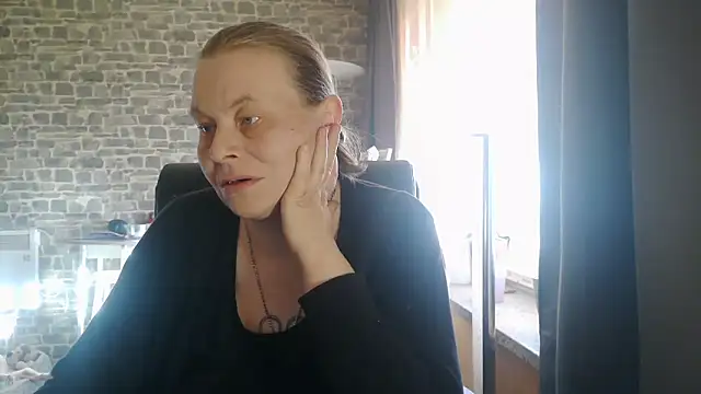 Diamond Bite online show from November 2025 07:57:01 AM