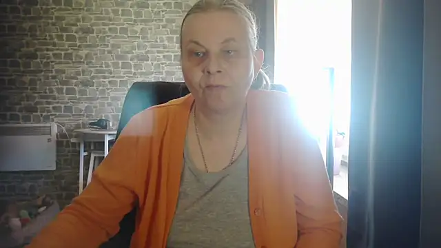 Diamond Bite online show from November 2025 11:02:01 AM