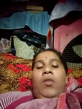 OliveGreen22 online show from November 2025 01:06:01 AM