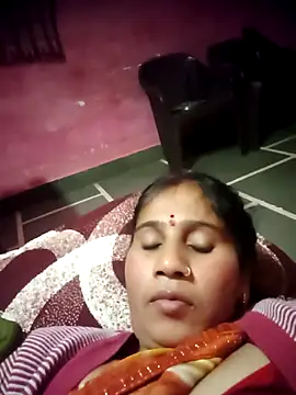 OliveGreen22 online show from November 2025 04:07:02 PM