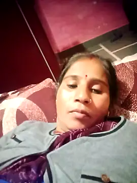 OliveGreen22 online show from November 2025 07:09:01 AM