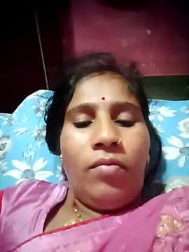 OliveGreen22 online show from November 2025 08:47:02 PM