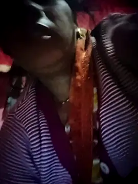 OliveGreen22 online show from November 2025 12:25:01 AM