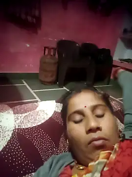 OliveGreen22 online show from November 2025 04:00:01 PM