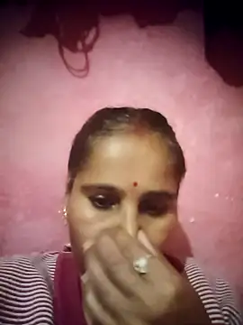 OliveGreen22 online show from November 2025 01:54:01 AM