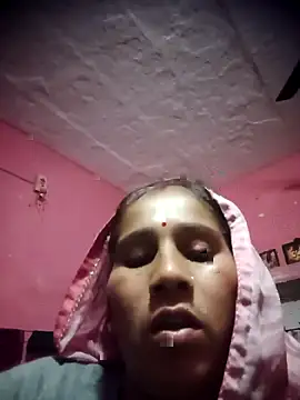 OliveGreen22 online show from November 2025 01:05:02 AM