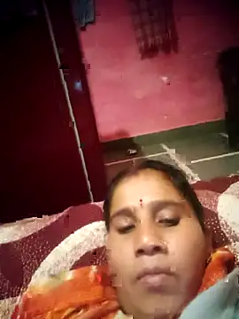 OliveGreen22 online show from November 2025 01:59:02 AM