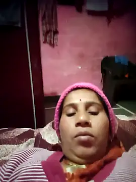 OliveGreen22 online show from December 2025 01:17:01 AM