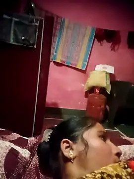 OliveGreen22 online show from November 2025 02:54:02 PM