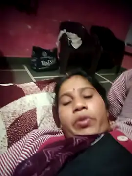 OliveGreen22 online show from November 2025 12:32:02 AM