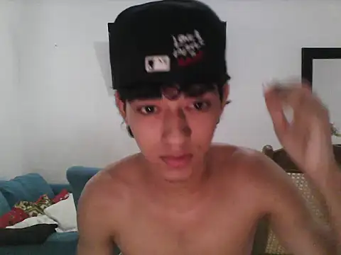 Snapshot of Alex_king17 chatting on April 2026 01:29:01 PM Alex king17 online show from April 2026 01:29:01 PM