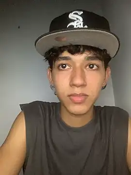 Snapshot of Alex_king17 chatting on April 2026 10:05:02 PM Alex king17 online show from April 2026 10:05:02 PM
