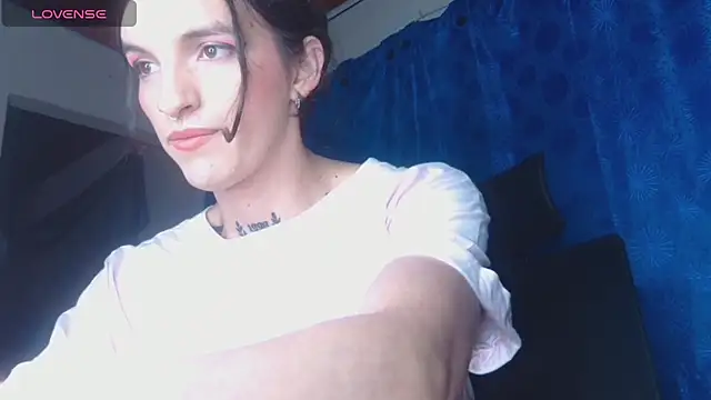 Snapshot of Scarlett_crastrawberry chatting on October 2025 06:08:01 PM Scarlett crastrawberry online show from October 2025 06:08:01 PM