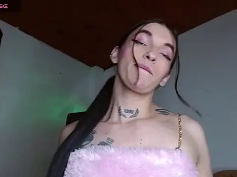 Snapshot of Scarlett_crastrawberry chatting on July 2026 12:30:02 AM Scarlett crastrawberry online show from July 2026 12:30:02 AM