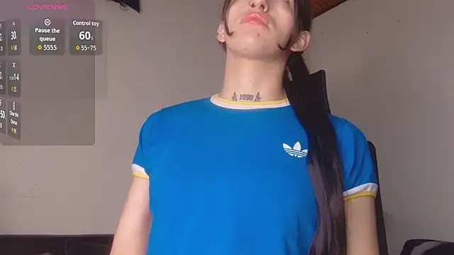 Snapshot of Scarlett_crastrawberry chatting on November 2025 09:37:02 PM Scarlett crastrawberry online show from November 2025 09:37:02 PM