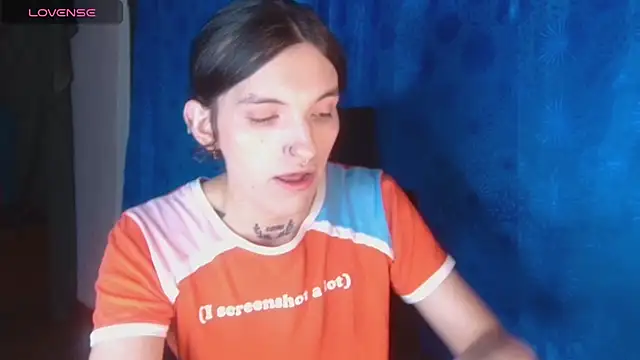 Snapshot of Scarlett_crastrawberry chatting on October 2025 10:17:02 PM Scarlett crastrawberry online show from October 2025 10:17:02 PM