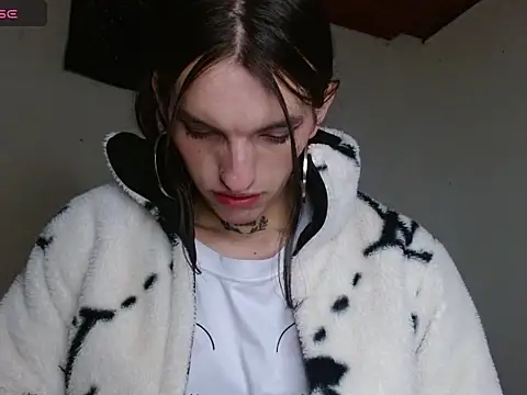 Scarlett crastrawberry online show from April 2026 01:43:01 AM