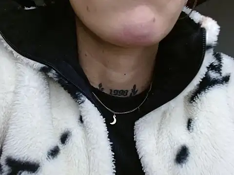 Scarlett crastrawberry online show from April 2026 01:18:02 AM