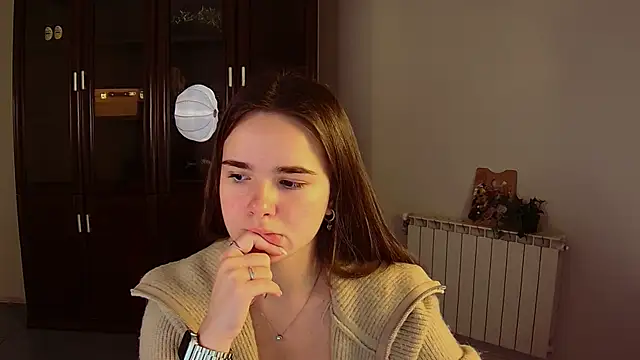 May Bloom online show from October 2025 05:15:02 AM