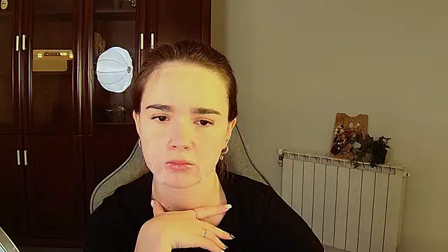 May Bloom online show from October 2025 05:39:02 AM