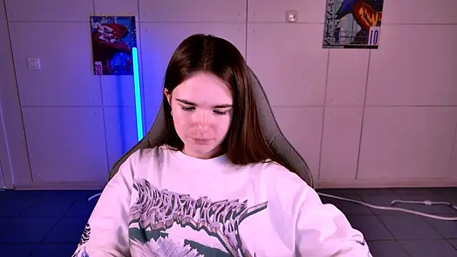 May Bloom online show from November 2025 01:11:01 PM