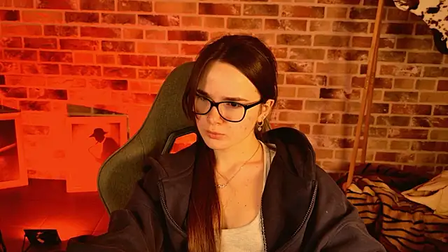 May Bloom online show from March 2026 10:15:02 AM