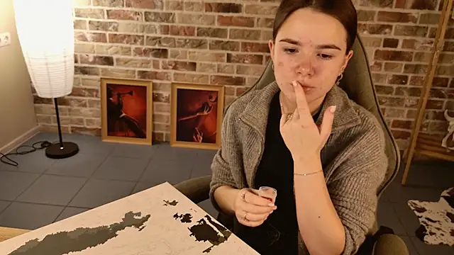 May Bloom online show from December 2025 05:12:01 AM