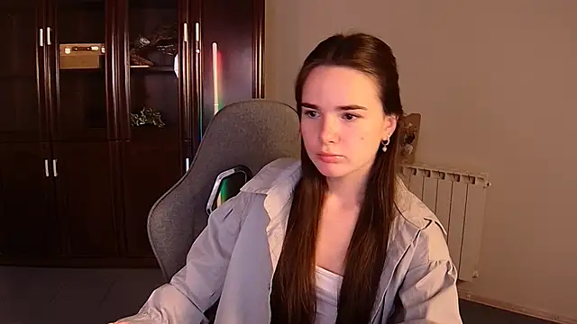 May Bloom online show from October 2025 09:19:01 AM